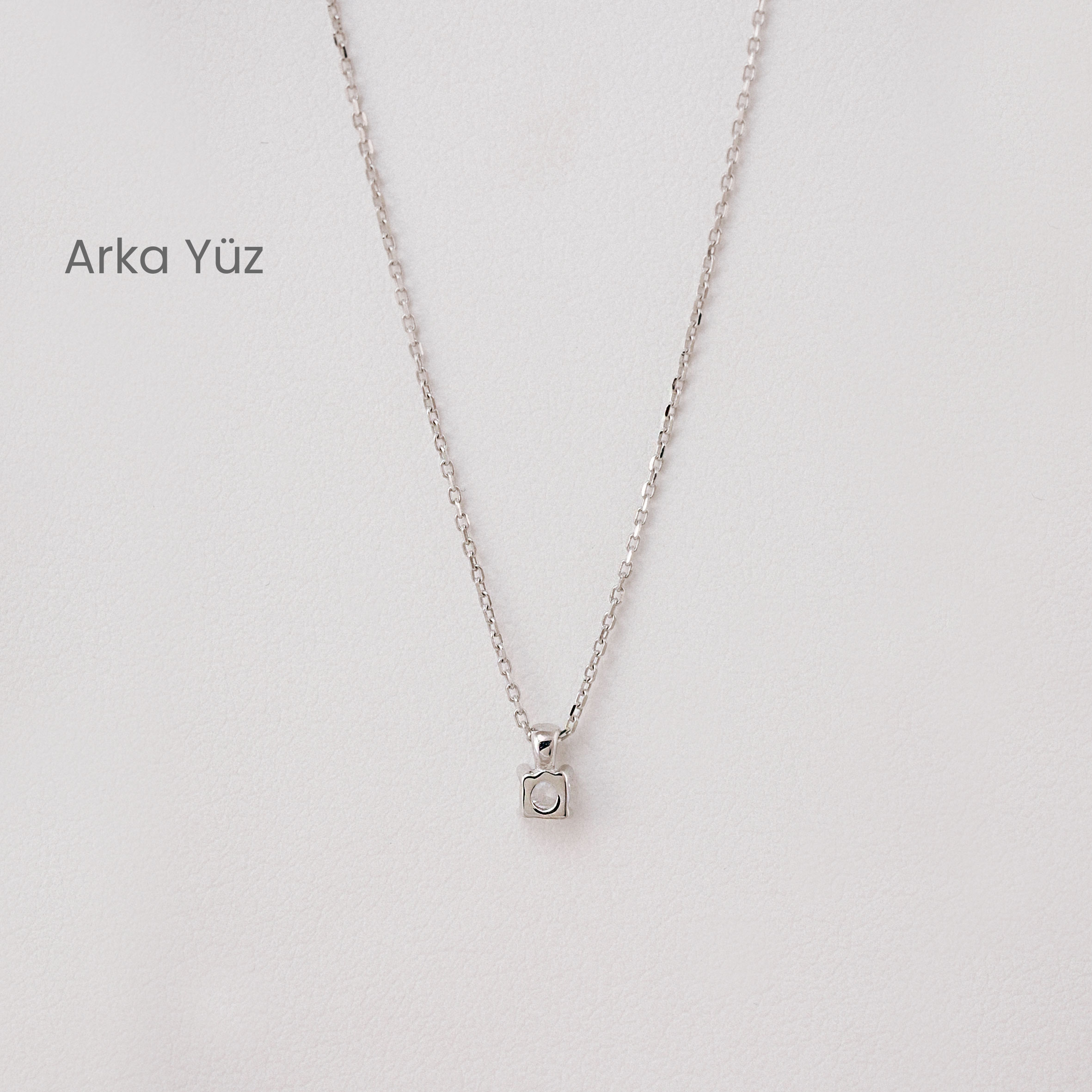 14 Ayar Beyaz Altın Tektaş Zirkon Kolye