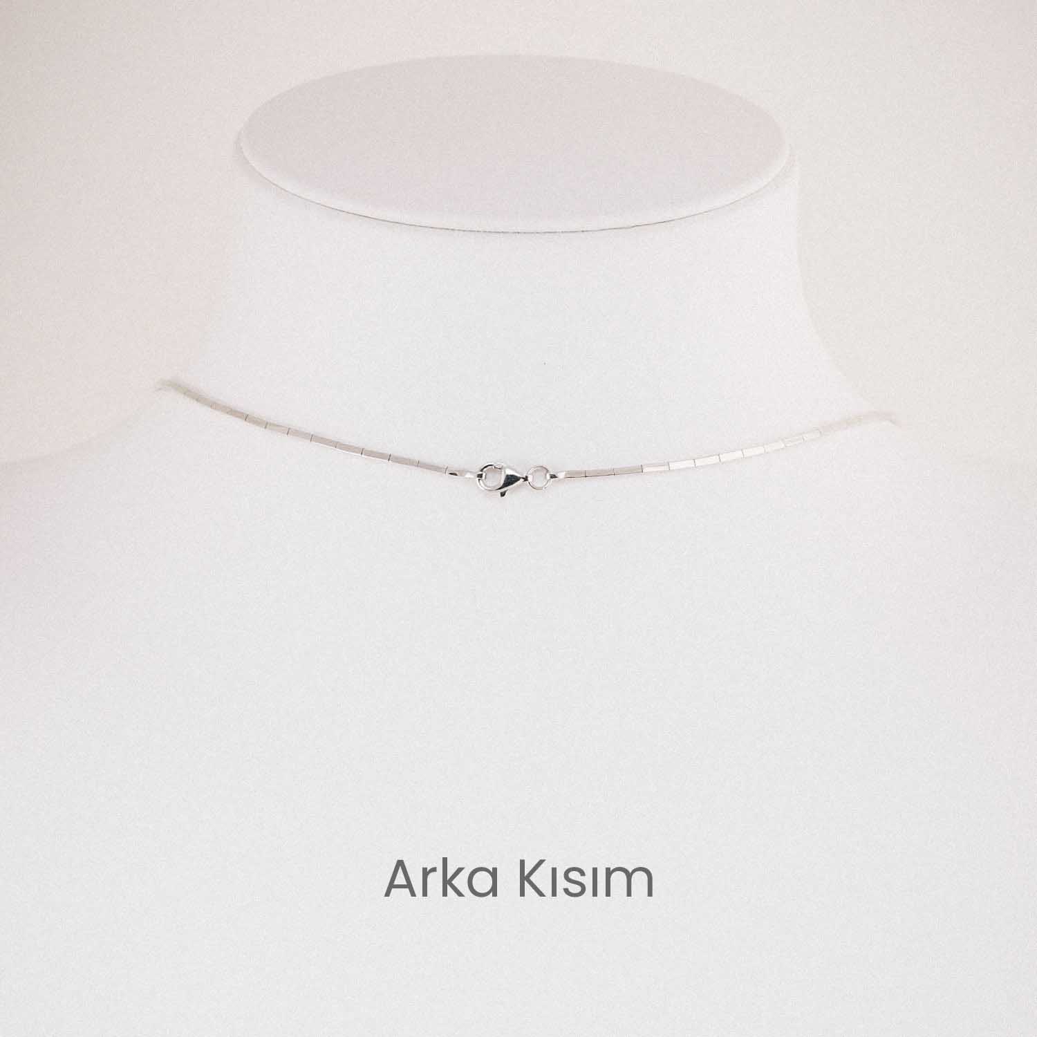 14 Ayar Beyaz Altın V Form Baguette Set Gerdanlığı