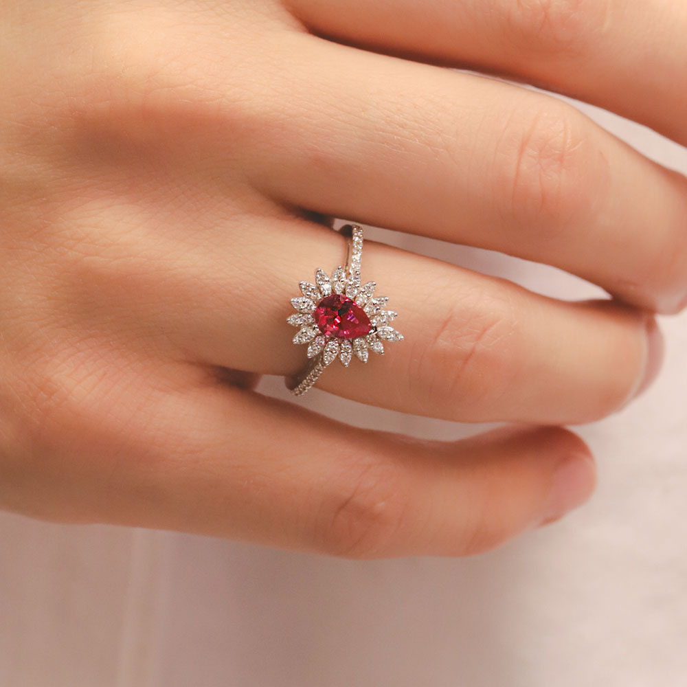 Renkli Taşlı Yüzük 14 Ayar Damla Kesim Yakut Renk Taşlı Altın Yüzük