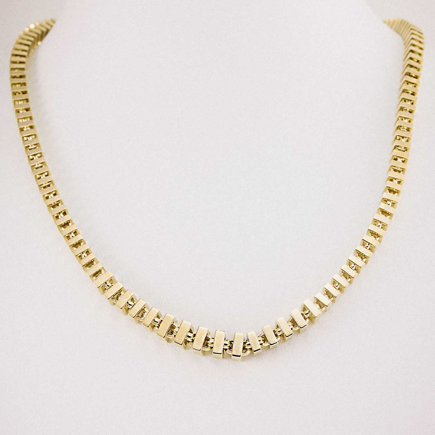 Özel Tasarım Kolye 14 Ayar Geometrik Formlu Altın Kolye