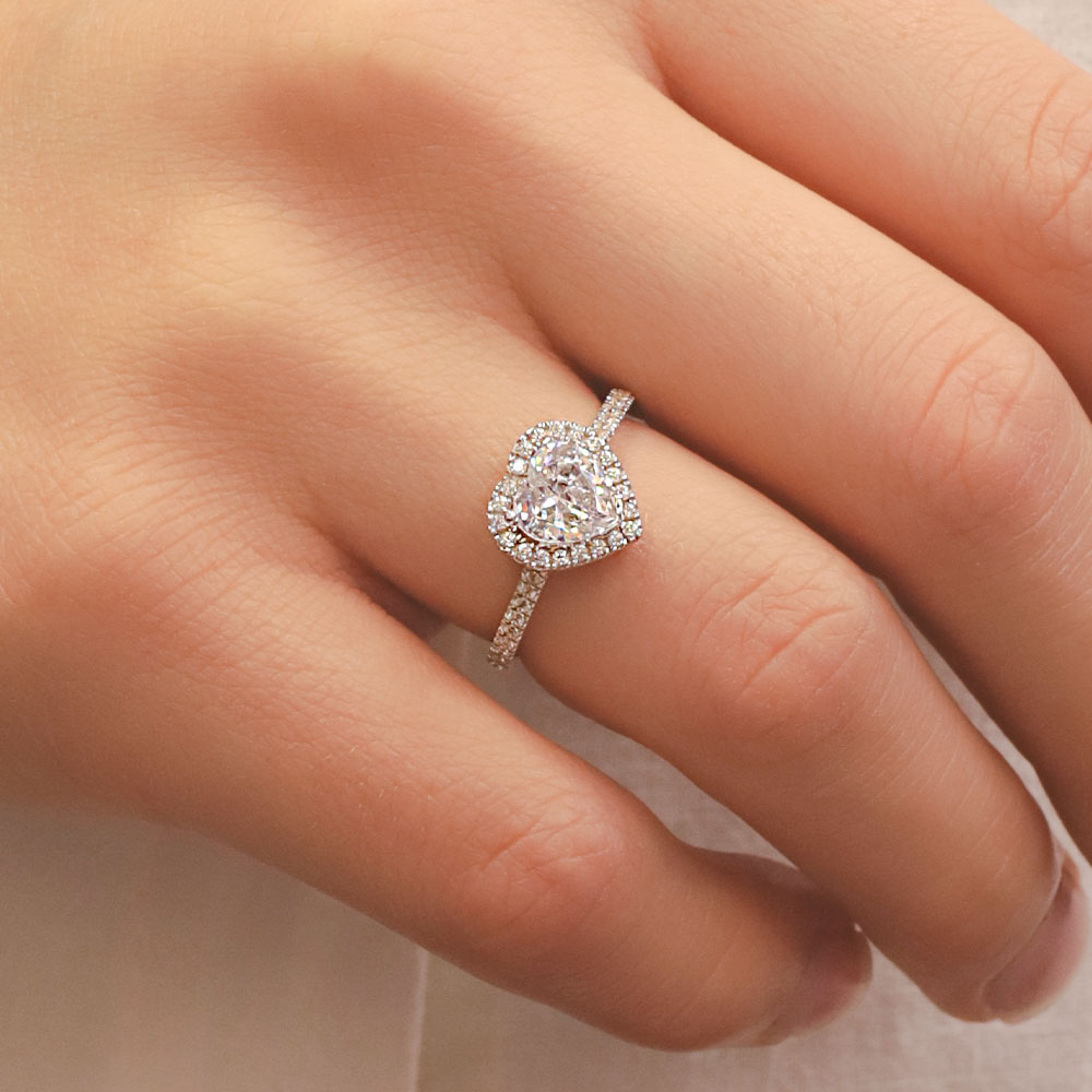 14 Ayar Kalp Taşlı Altın Yüzük