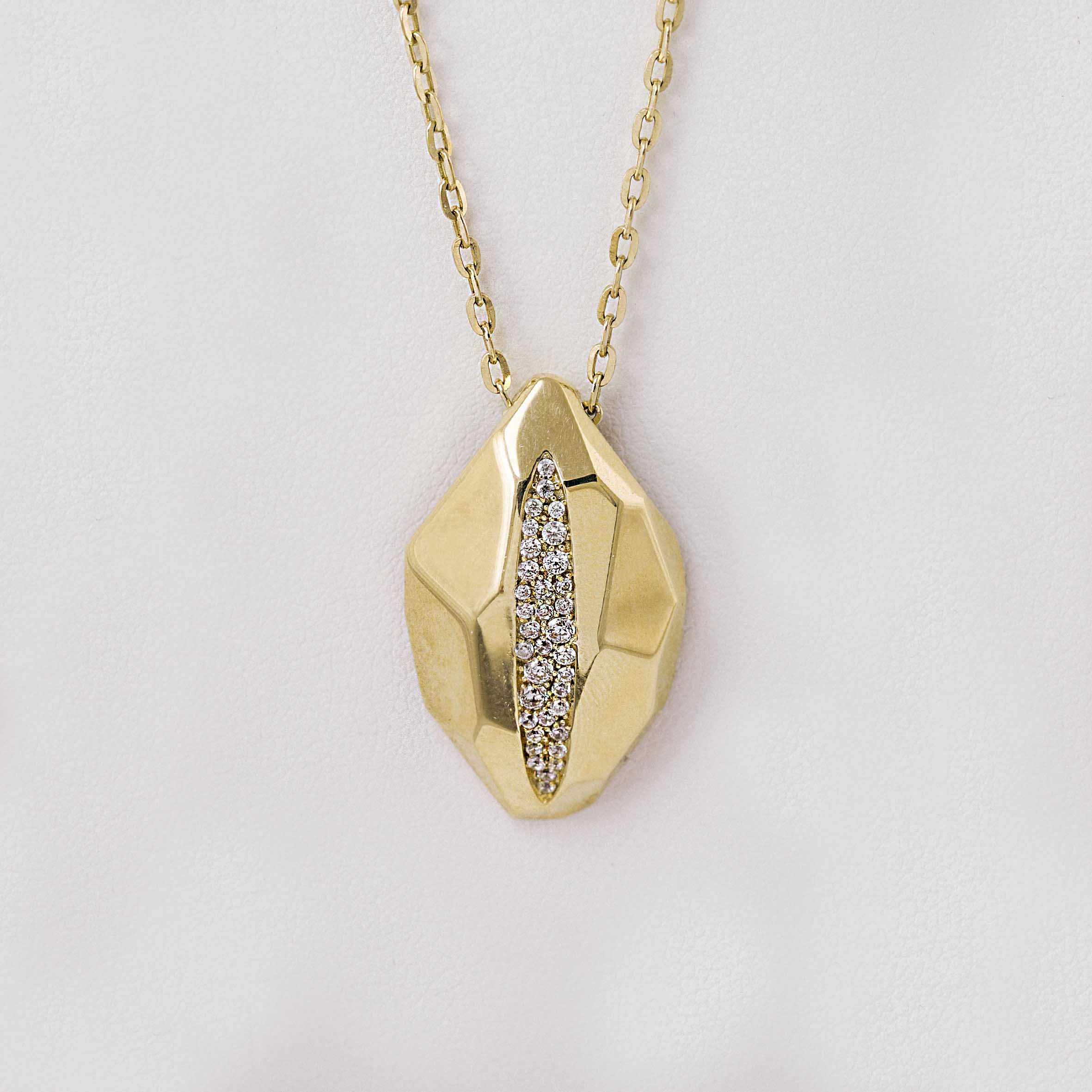 Zincir Kolye 14 Ayar Modern Kesim Taşlı Kolye