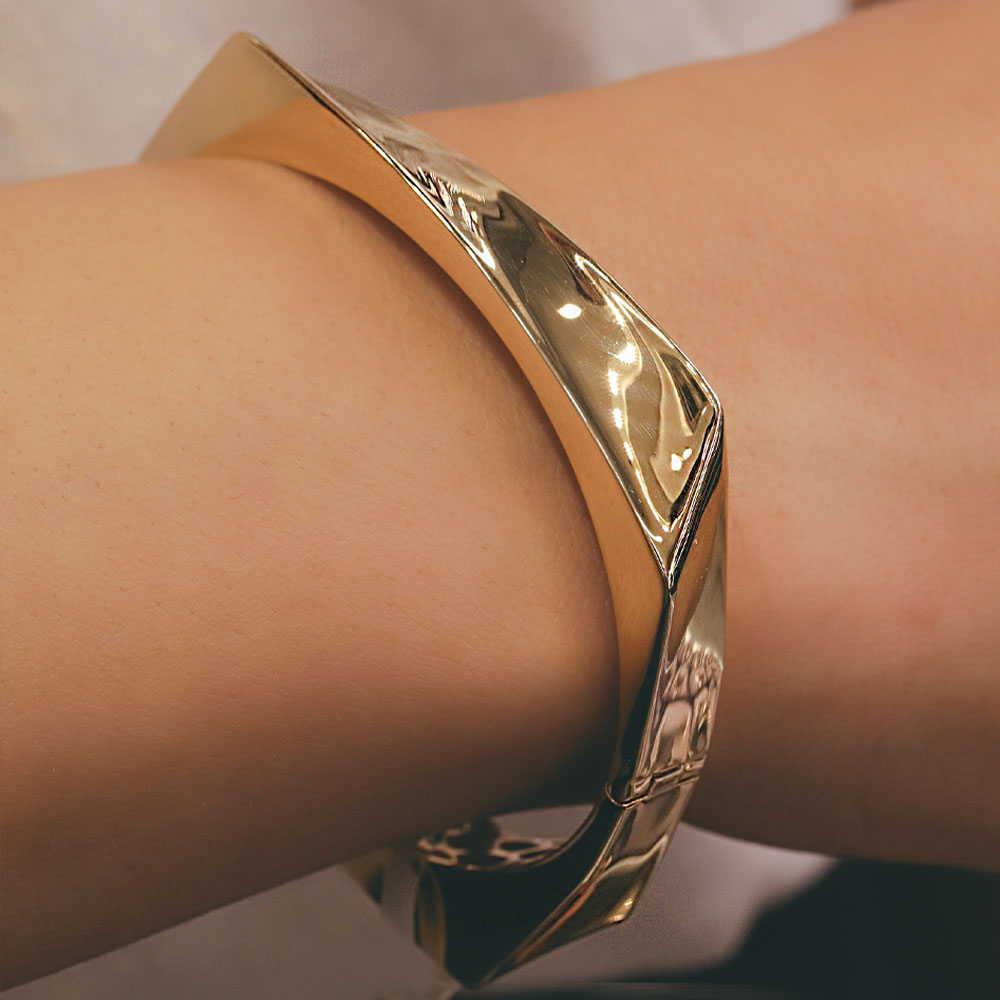 14 Ayar Modern Kıvrımlı Altın Bileklik