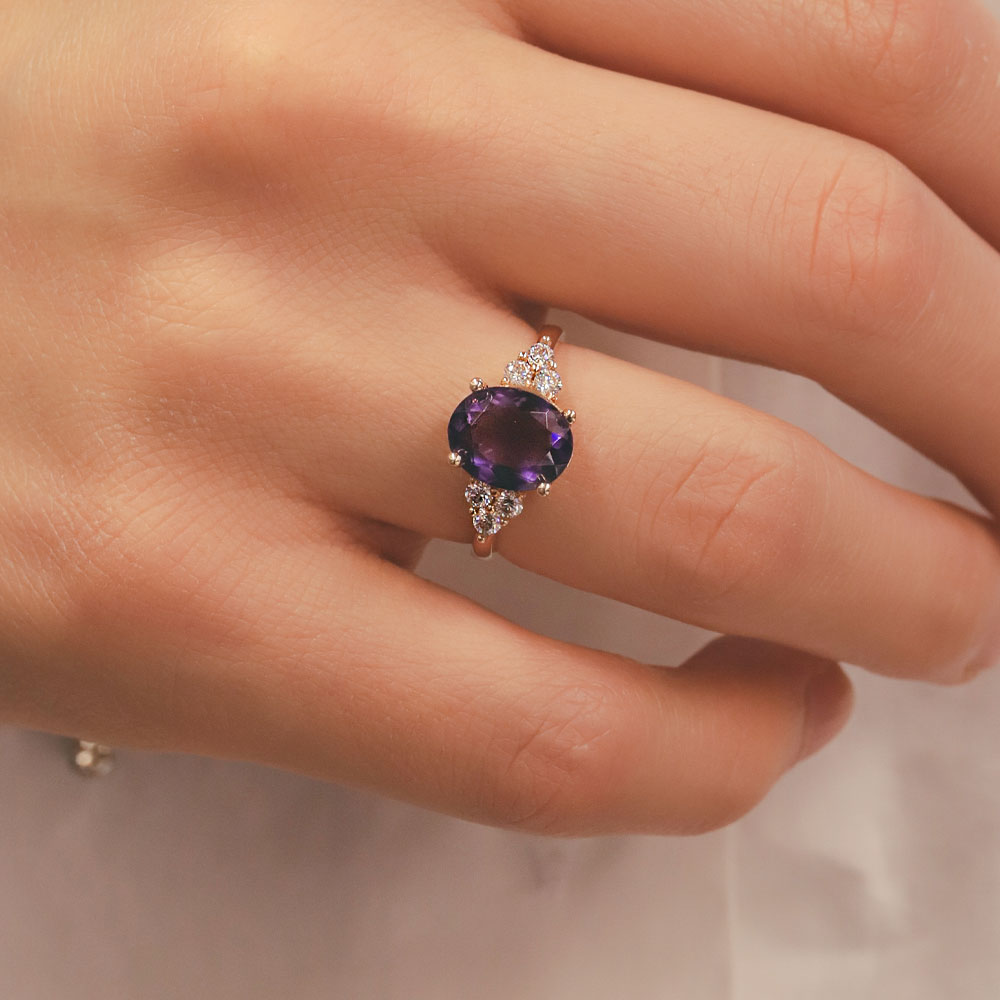 14 Ayar Mor Oval Taşlı ve Zirkon Detaylı Altın Yüzük