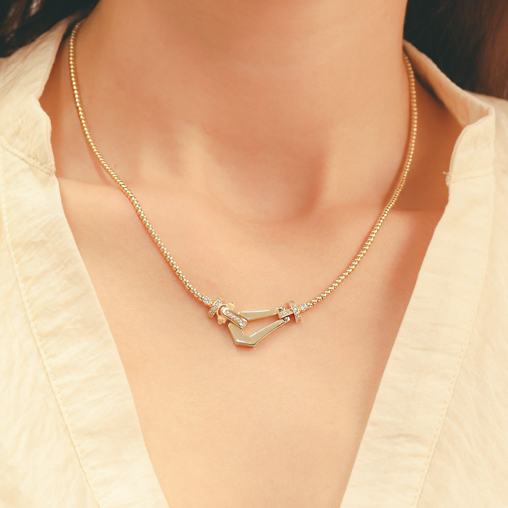 14 Ayar Özel Tasarım Taş Detaylı Altın Kolye