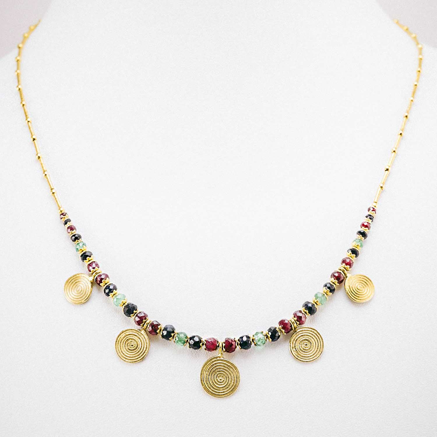 14 Ayar Renkli Taşlı Etnik Motifli Kolye