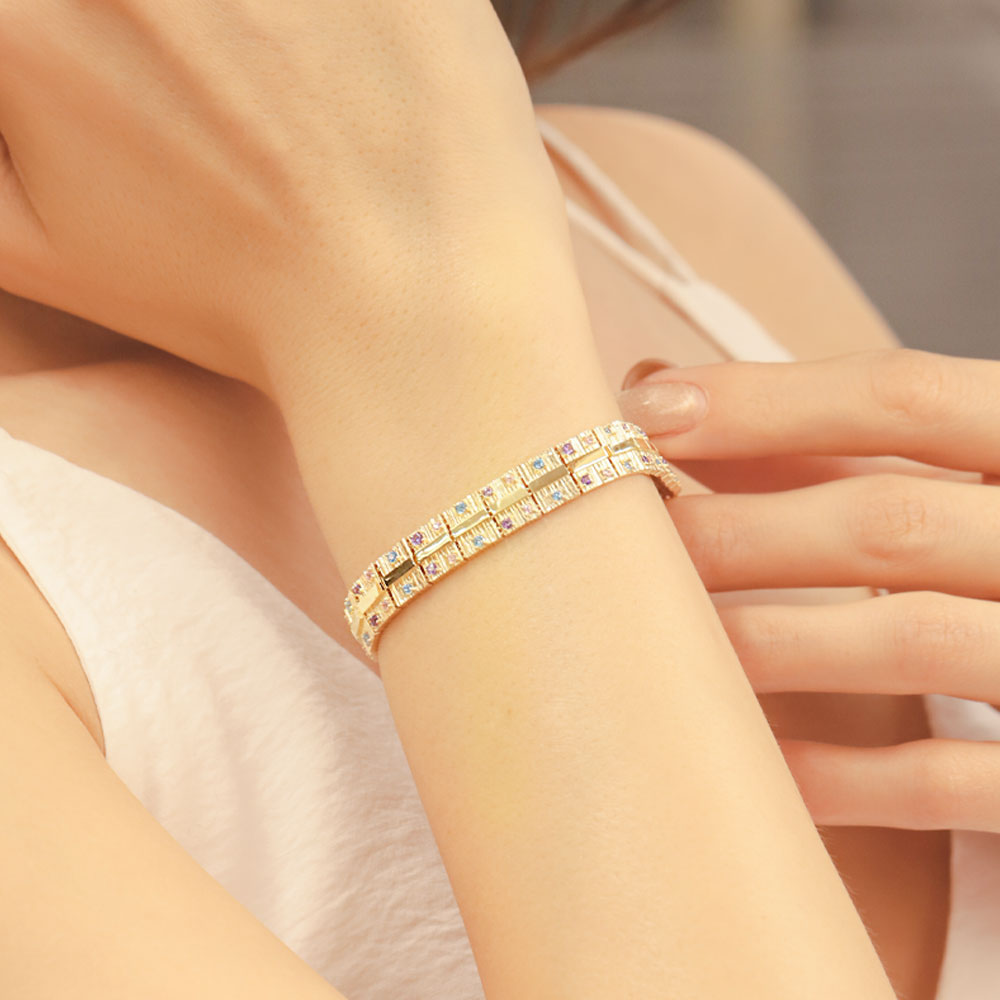 14 Ayar Renkli Taşlı Kare Dokulu Altın Kelepçe Bileklik
