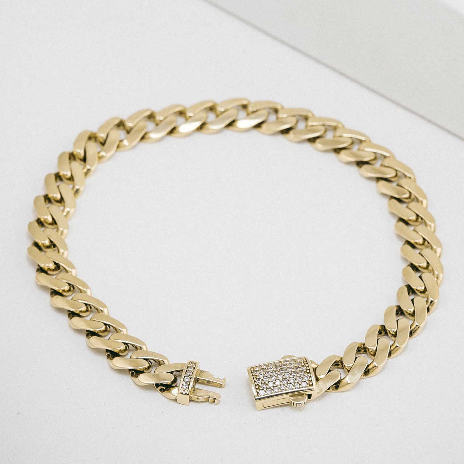 14 Ayar Taş Detaylı Gurmet Bileklik