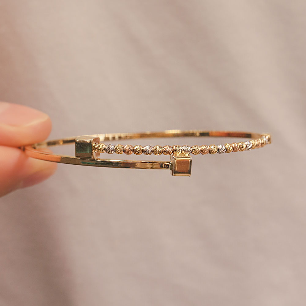 14 Ayar Üç Renkli Dorika Detaylı Kelepçe Bileklik