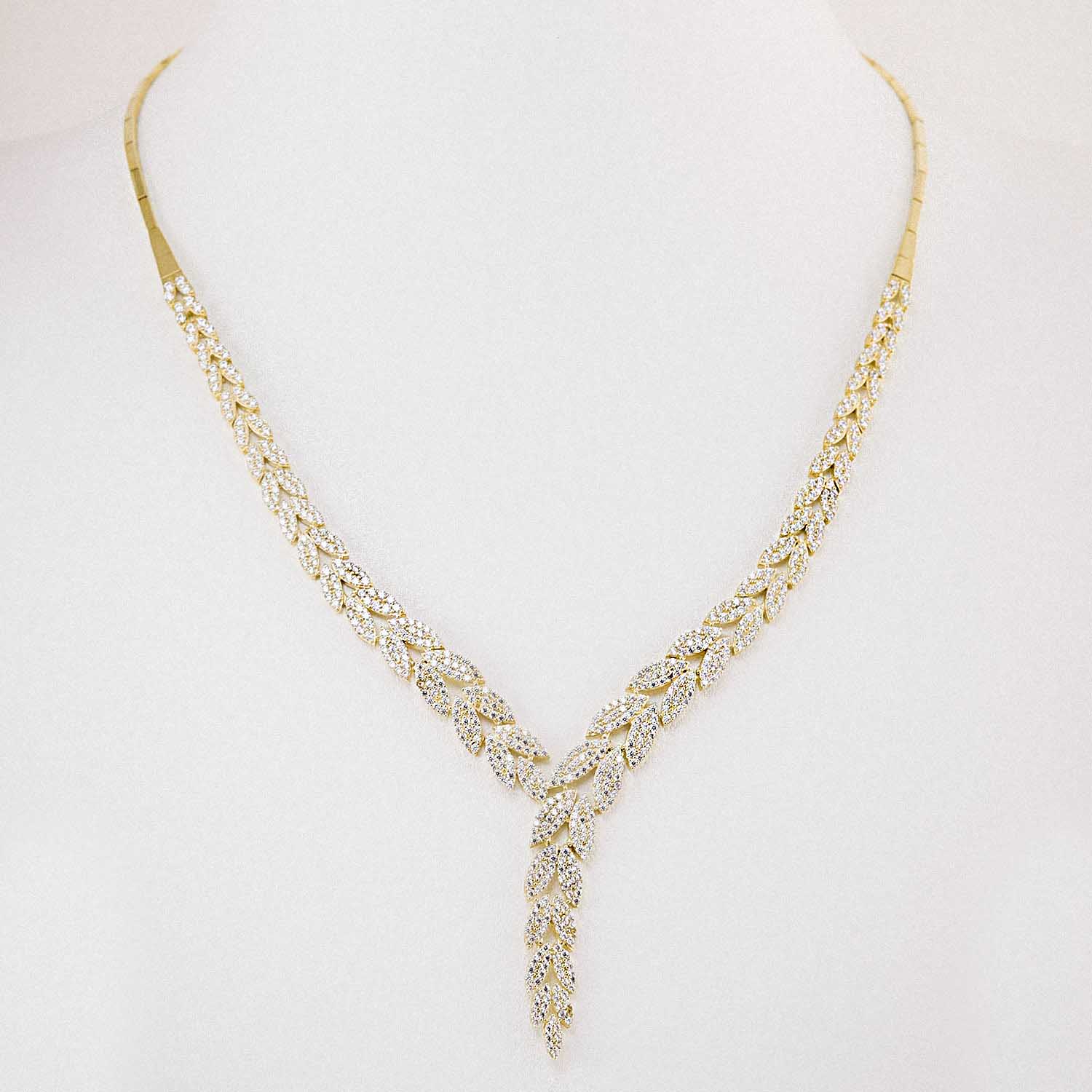 14 Ayar Yaprak Formlu Taşlı Fantezi Set Gerdanlığı