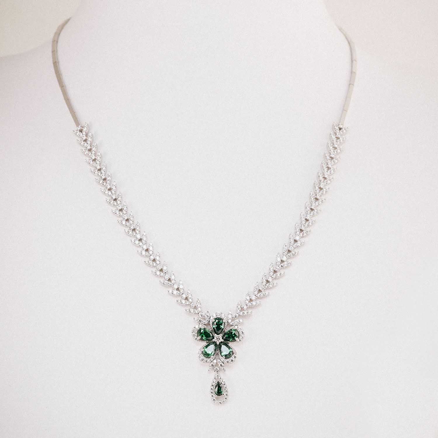 Kategorisiz 14 Ayar Yeşil Taşlı Başak Çiçek Figürlü Set Gerdanlığı