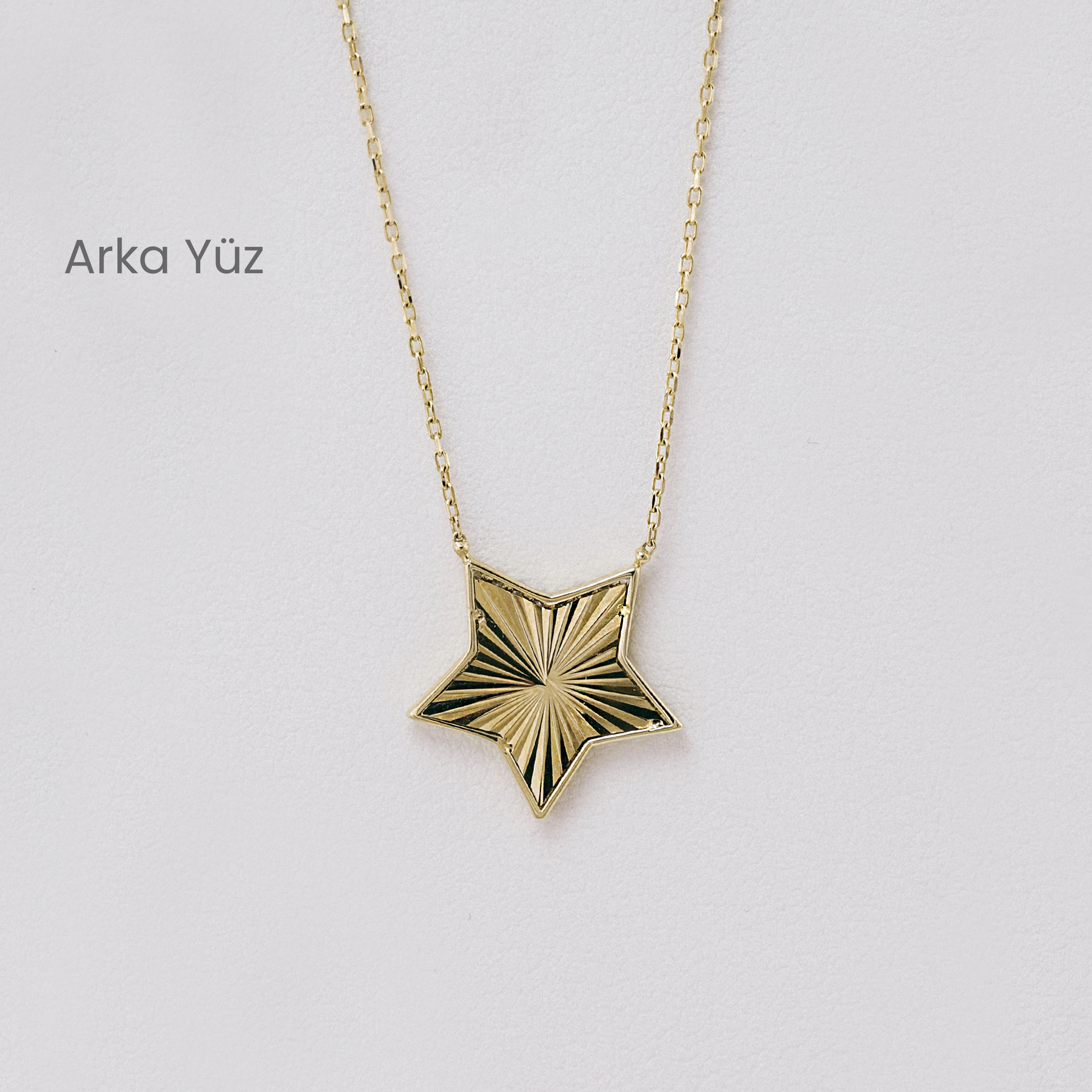 14 Ayar Yıldız Figürlü Işıltılı Kolye