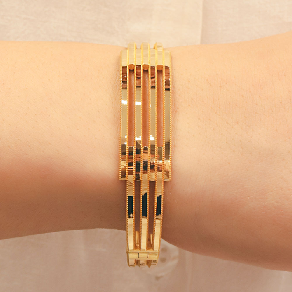 22 Ayar Dört Sıra Kaburga Ajda Altın Kelepçe