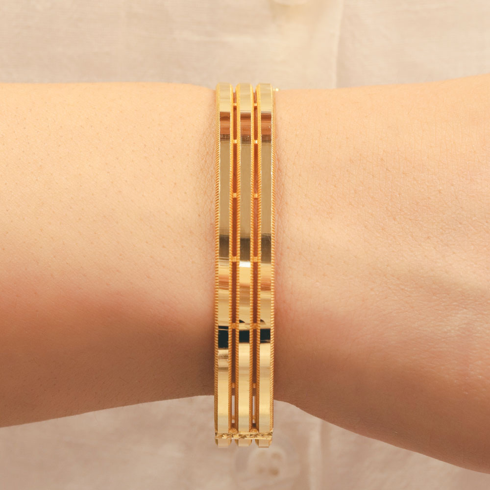 22 Ayar Bileklik ve Kelepçe 22 Ayar Üç Sıra Ajda Altın Kelepçe