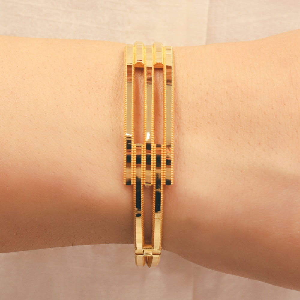 22 Ayar Üç Sıra Kaburga Ajda Altın Kelepçe