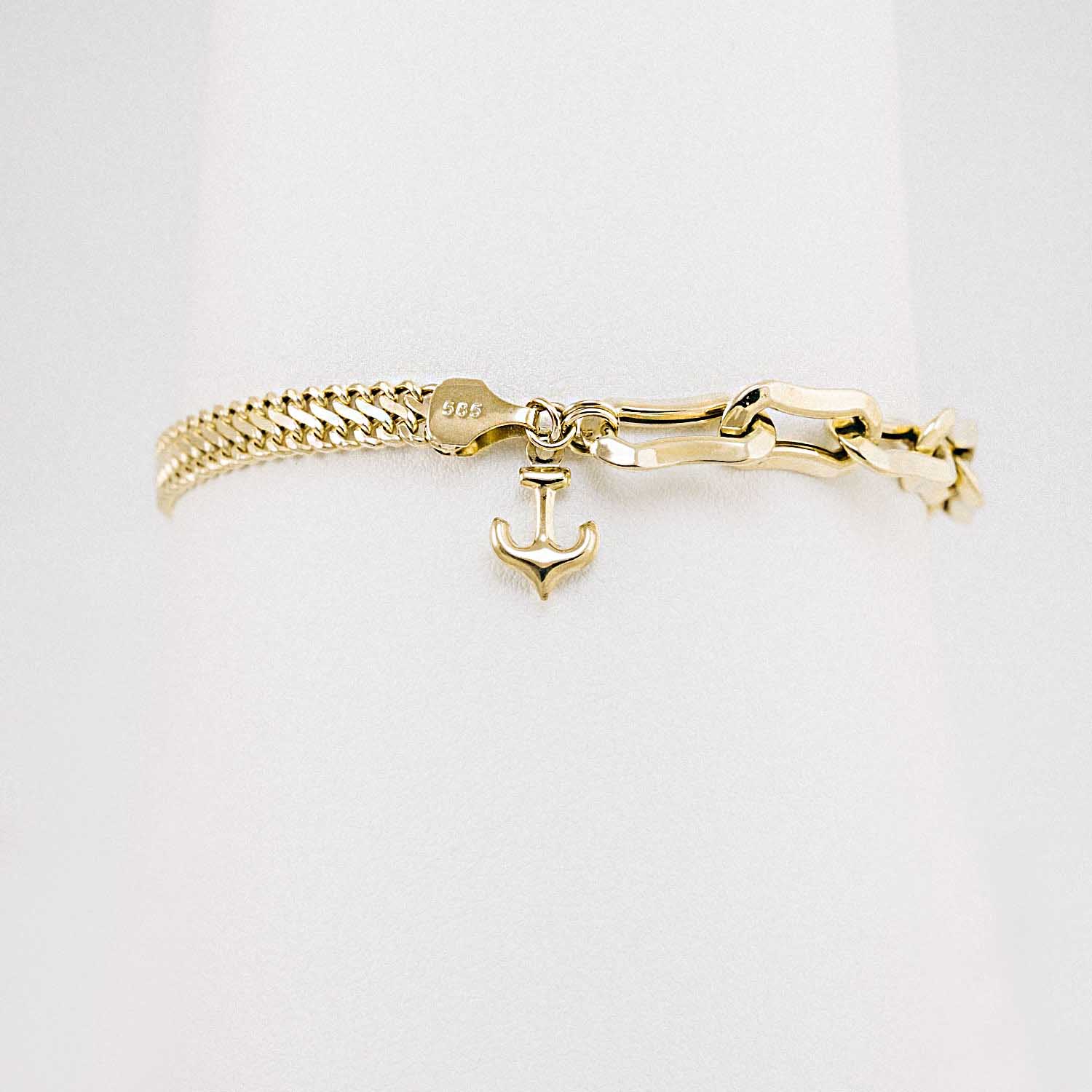 14 Ayar Çapa Figürlü Altın Bileklik