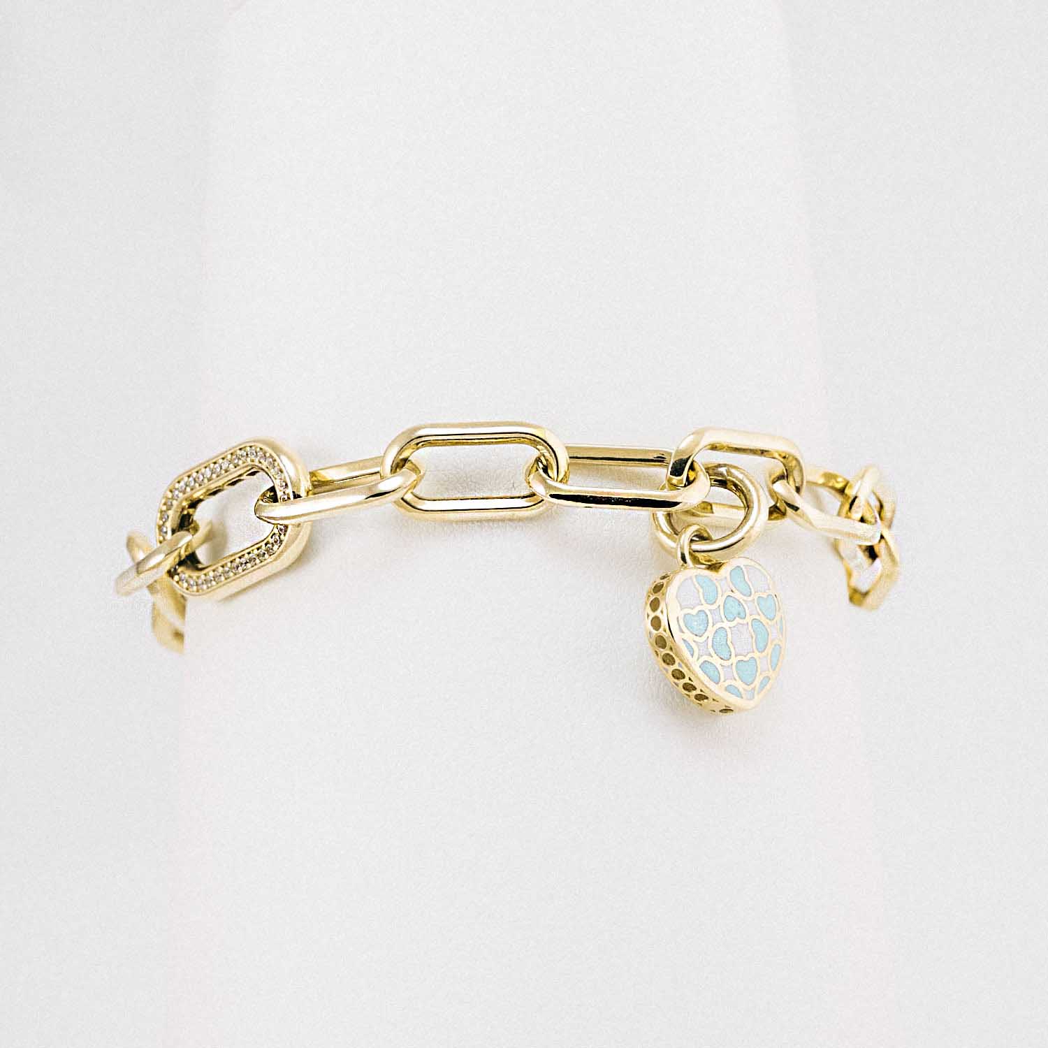 14 Ayar Altın Kalp Figürlü Taş Detaylı Charm Bileklik