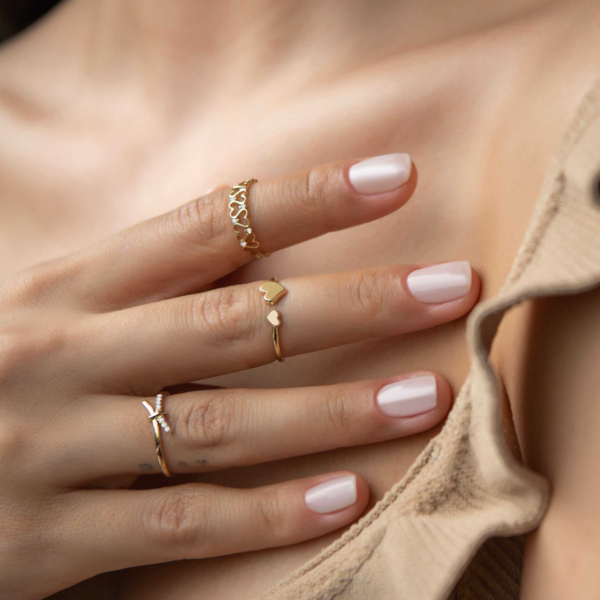 Piano Yüzük Taş Detaylı Minimal Yüzük